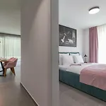 Luxury Magali 2 *