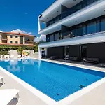 Apartament Luxury Magali 2 *